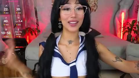 Snapshot of elissecinnamon_ chatting on 06.23.26 Elissecinnamon online show from 06.23.26