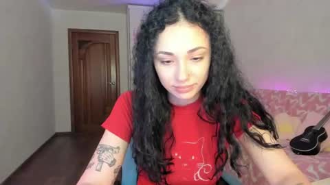 Snapshot of elisskriter chatting on 06.22.26 Eliss online show from 06.22.26
