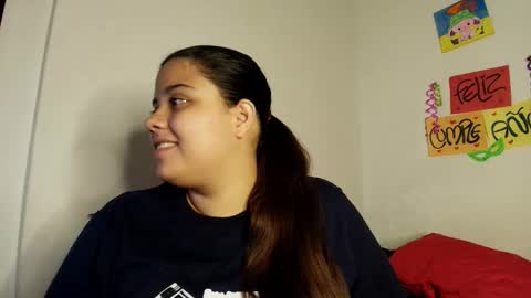 Snapshot of elisuarez_ chatting on 11.14.25 Eliss online show from 11.14.25