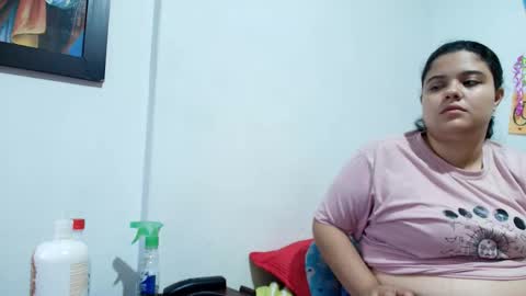 Snapshot of elisuarez_ chatting on 11.27.25 Eliss online show from 11.27.25