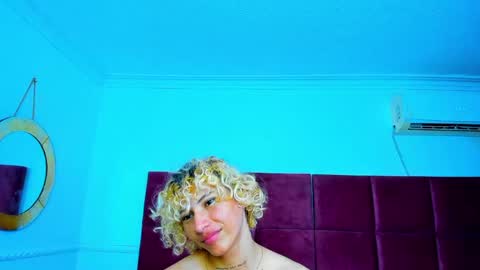 Snapshot of elite__models chatting on 05.28.26 Valentino Konny y Jhon online show from 05.28.26