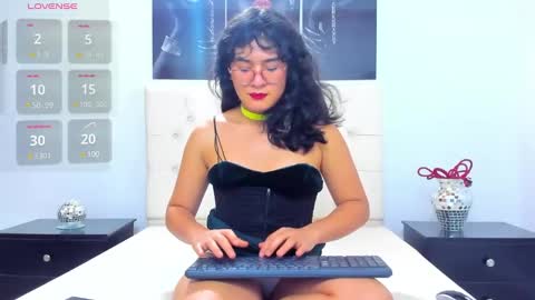 elith_berry69_ online show from 12.02.24