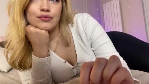 Stephanie online show from 12.20.25