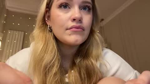 Stephanie online show from 02.09.26