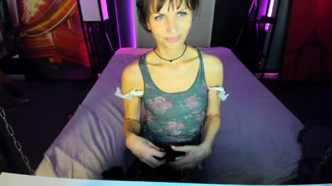 Elizabethangel online show from 01.30.25