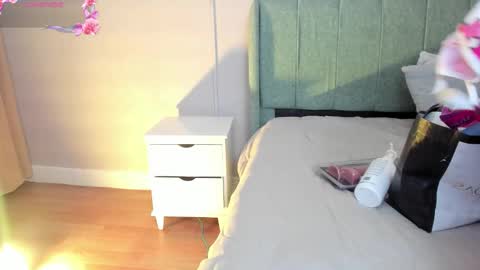 elizabeth online show from 11.04.25