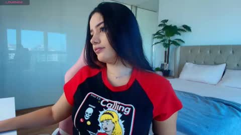 Snapshot of elizabeth_banks21 chatting on 03.25.26 Elezabeth online show from 03.25.26