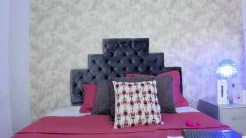 Elizabeth online show from 12.15.25