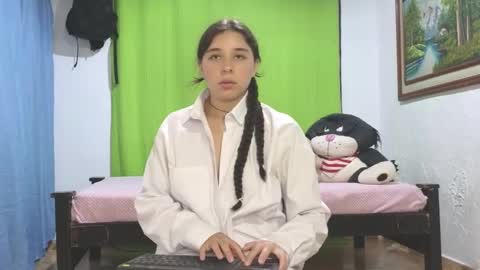 Snapshot of elizabeth_evanz chatting on 12.29.24 elizabeth online show from 12.29.24