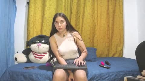 Snapshot of elizabeth_evanz chatting on 01.22.25 elizabeth online show from 01.22.25