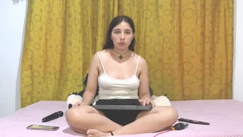 Snapshot of elizabeth_evanz chatting on 01.28.25 elizabeth online show from 01.28.25