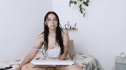 Snapshot of elizabeth_evanz chatting on 10.31.25 elizabeth online show from 10.31.25