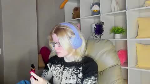 Snapshot of elizabeth_harpper chatting on 11.02.25 Elizabeth online show from 11.02.25