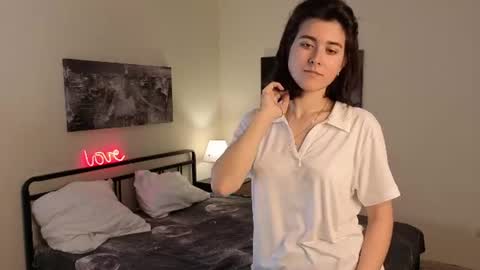 Snapshot of elizabeth_harris_ chatting on 06.24.26 Malena online show from 06.24.26