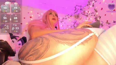 Snapshot of elizabeth_jing chatting on 02.15.25    Independent Model online show from 02.15.25