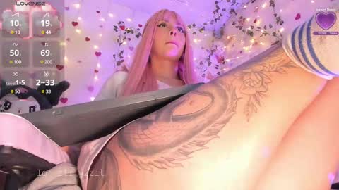 Snapshot of elizabeth_jing chatting on 02.23.25    Independent Model online show from 02.23.25