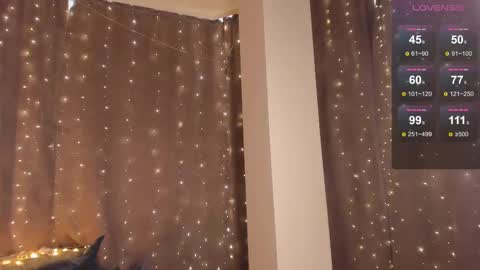 Snapshot of elizabethandersen chatting on 03.12.25 Elizabeth online show from 03.12.25