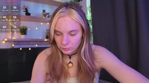 Snapshot of elizabethandersen chatting on 04.29.26 Elizabeth online show from 04.29.26