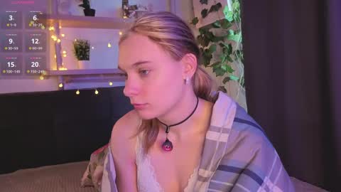 Snapshot of elizabethandersen chatting on 05.12.26 Elizabeth online show from 05.12.26