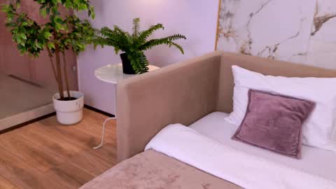 Elizabeth online show from 02.22.25