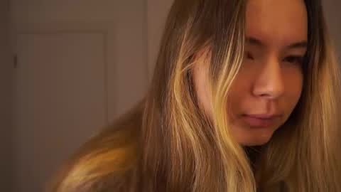 Snapshot of elizabethennals chatting on 09.18.25 Elizabeth online show from 09.18.25