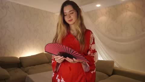 Snapshot of elizabethennals chatting on 09.24.25 Elizabeth online show from 09.24.25