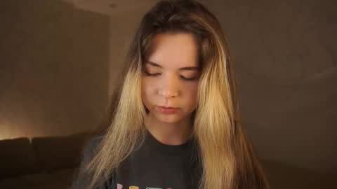 Snapshot of elizabethennals chatting on 09.29.25 Elizabeth online show from 09.29.25