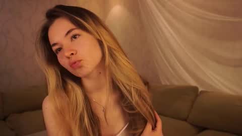 Snapshot of elizabethennals chatting on 10.01.25 Elizabeth online show from 10.01.25