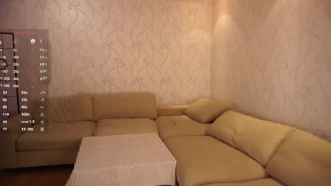 Snapshot of elizabethennals chatting on 11.27.25 Elizabeth online show from 11.27.25