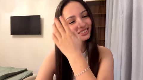 Mia online show from 12.20.25