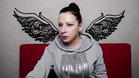 Snapshot of elizabethsho chatting on 01.19.25 ElizabethSho online show from 01.19.25