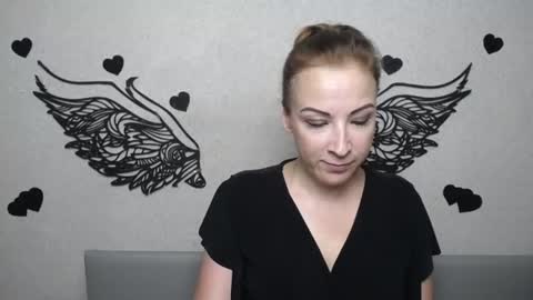 Snapshot of elizabethsho chatting on 07.03.26 ElizabethSho online show from 07.03.26