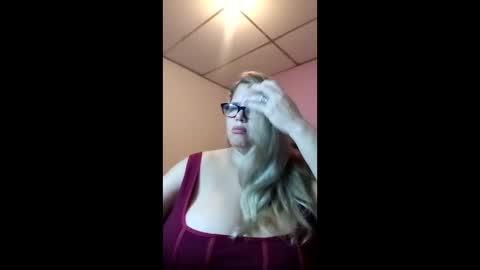 Elizabeth online show from 04.21.26