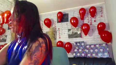   online show from 03.04.25