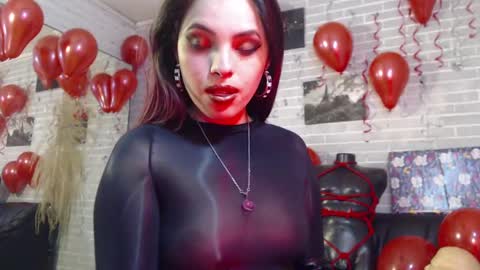   online show from 03.08.25