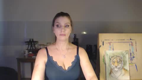 Snapshot of elizzo chatting on 02.19.25 Eliekind online show from 02.19.25