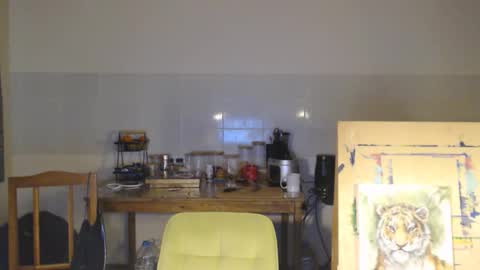 Snapshot of elizzo chatting on 03.10.25 Eliekind online show from 03.10.25