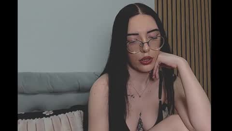 Chloe online show from 11.25.25