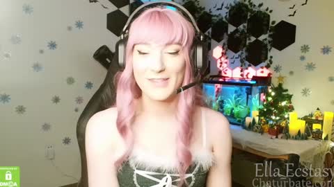 Snapshot of ella_ecstasy chatting on 12.21.24 Ella Ecstasy online show from 12.21.24
