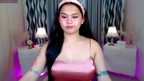HI ITS ME ELLA online show from 09.25.25
