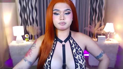 HI ITS ME ELLA online show from 11.04.25