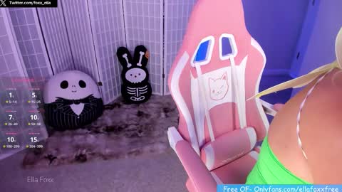 ella_foxx online show from 10.24.25