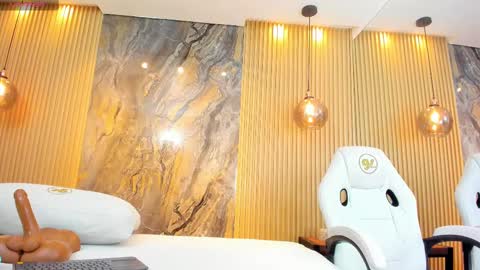 ella harper online show from 02.18.25