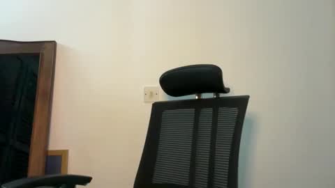 Ella online show from 06.05.26