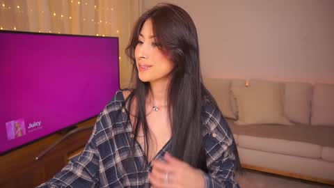 ELLA OWEN online show from 02.06.25