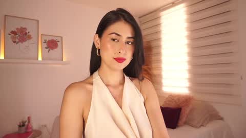 ELLA OWEN online show from 09.17.25