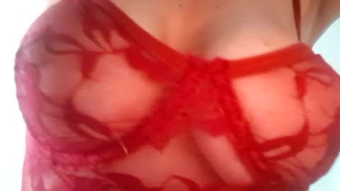 Snapshot of ella_pink chatting on 12.02.25 Ella online show from 12.02.25