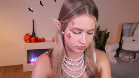 Ella online show from 10.25.25