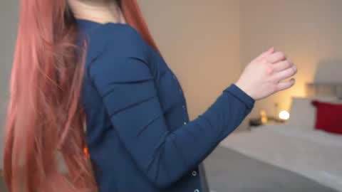 Ella online show from 04.10.26