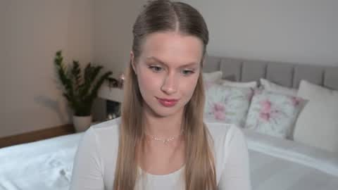 Snapshot of ella_twinkle chatting on 07.28.26 Ella online show from 07.28.26